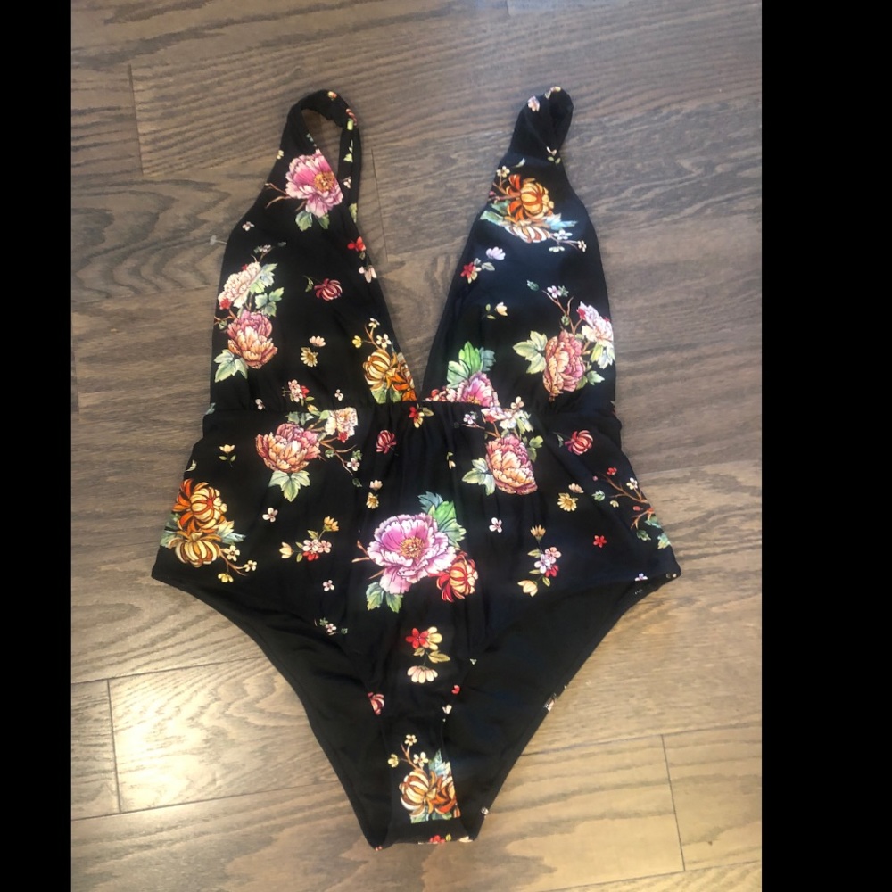 NWT Cupshe plus swim Onepiece 4X!